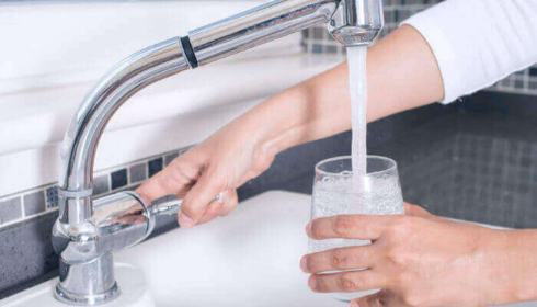 cold water smells like rotten eggs